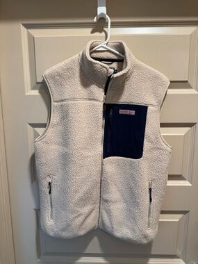 Vineyard Vines Cream Sherpa Vest with Navy Chest Pocket